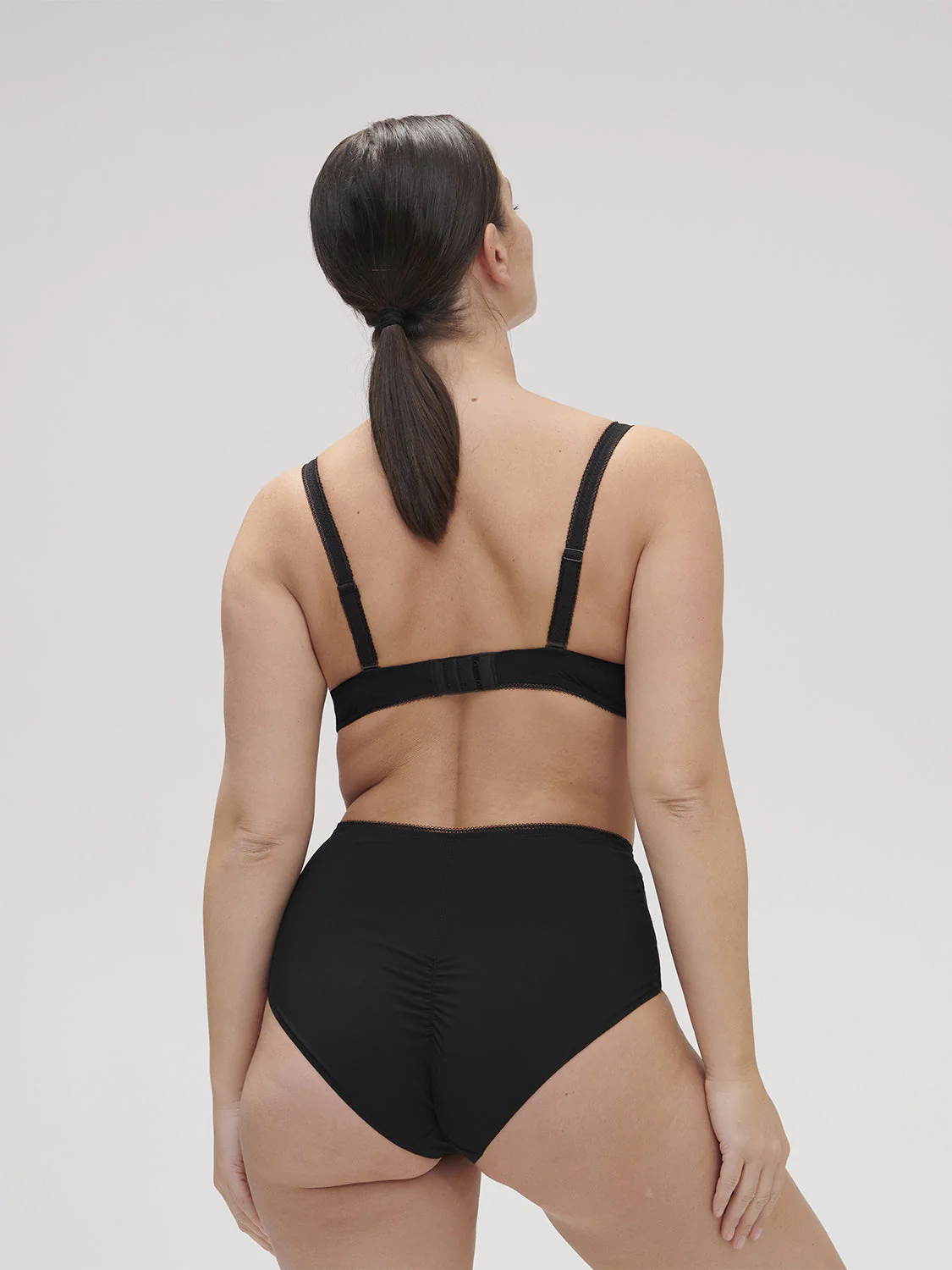 Half cup bra - Black - Image 10
