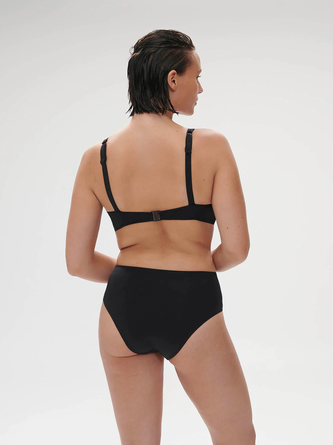 High-waist bikini brief - Black - Image 10