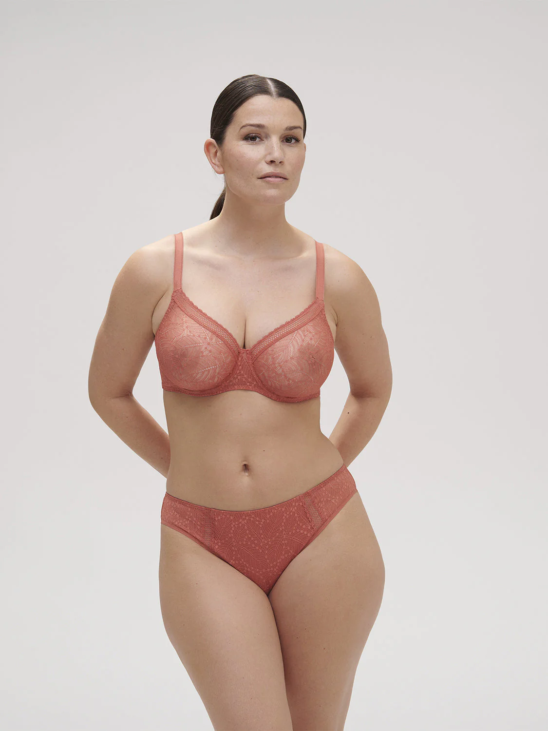 Plunging moulded underwired bra - Texas Pink - Image 10