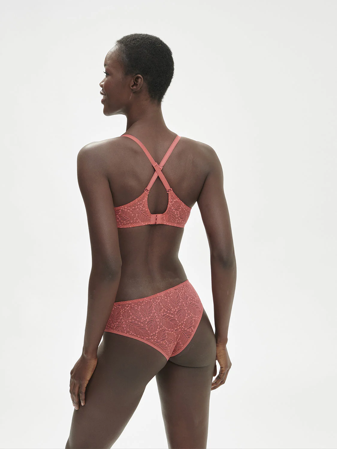 Plunging moulded underwired bra - Texas Pink - Image 6