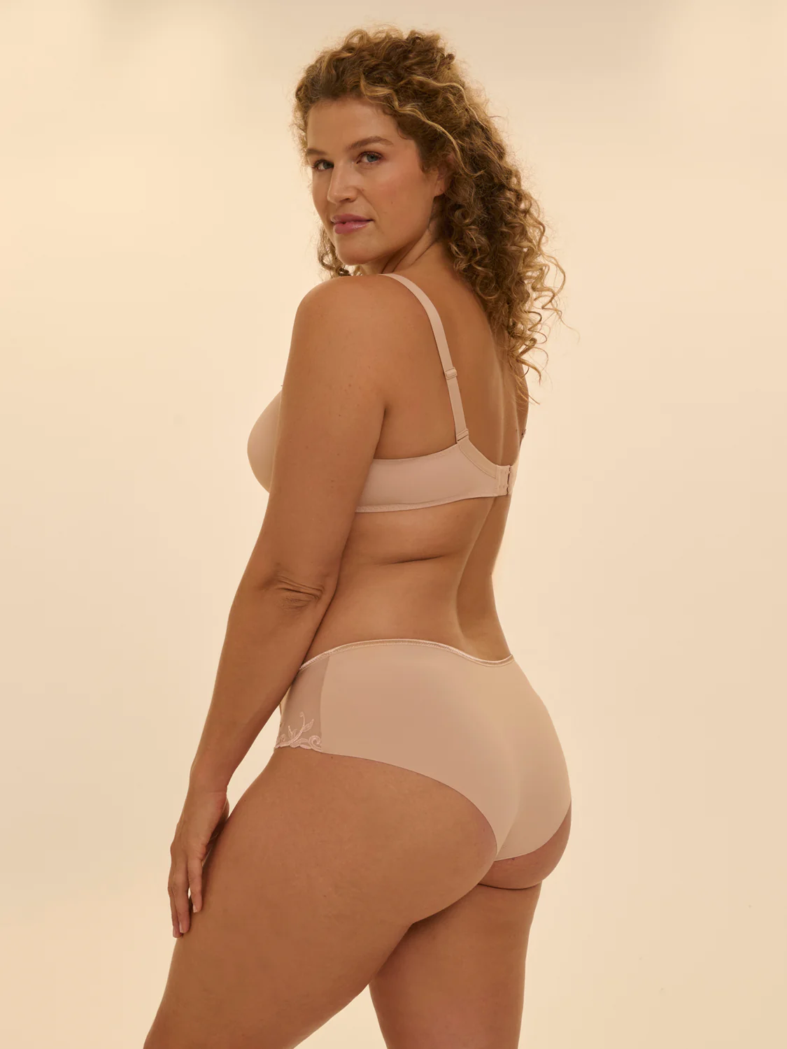Rigid moulded bra - Peau rosée - Image 2