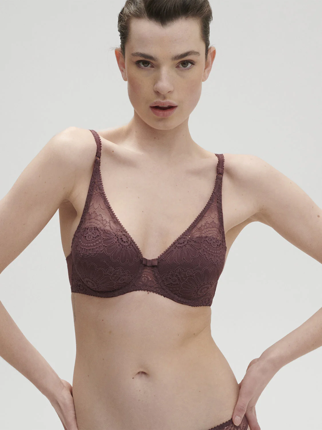 Squared neckline spacer bra - Byzantine